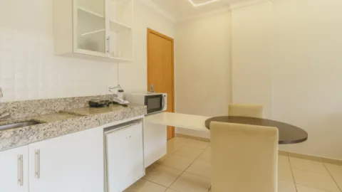 Foto demonstrativa de Apartamento com Cozinha Equipada: Economize na Viagem