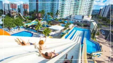 Clube Privé em Caldas Novas: Piscinas e Toboáguas