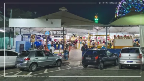 Feira do Luar em Caldas Novas: Artesanato e Gastronomia