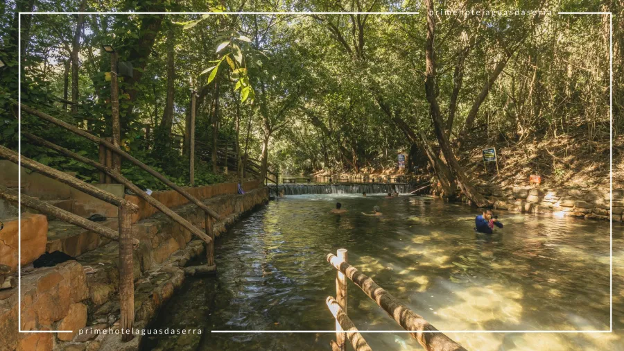 prime-hotel-aguas-da-serra-imagem-galeria-banho-no-rio-quente-dentro-do-condominio-aguas-da-serra-6a6b66ef75188_6a6b66ef7517d_0.webp