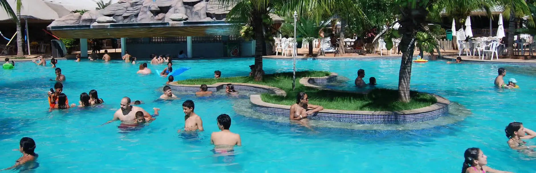 Náutico Praia Clube: Perto do Lago Corumbá